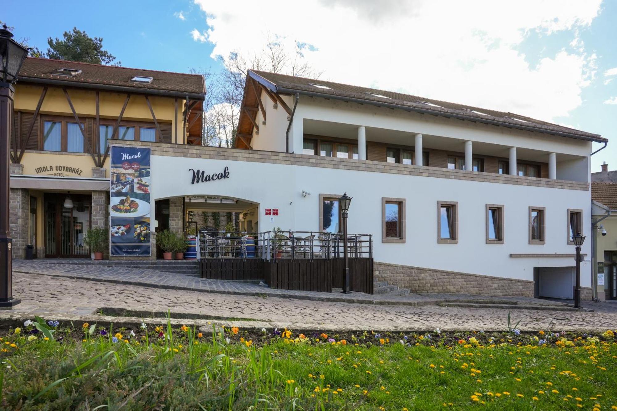 Imola Udvarhaz Dessert Hotel Eger Exterior photo