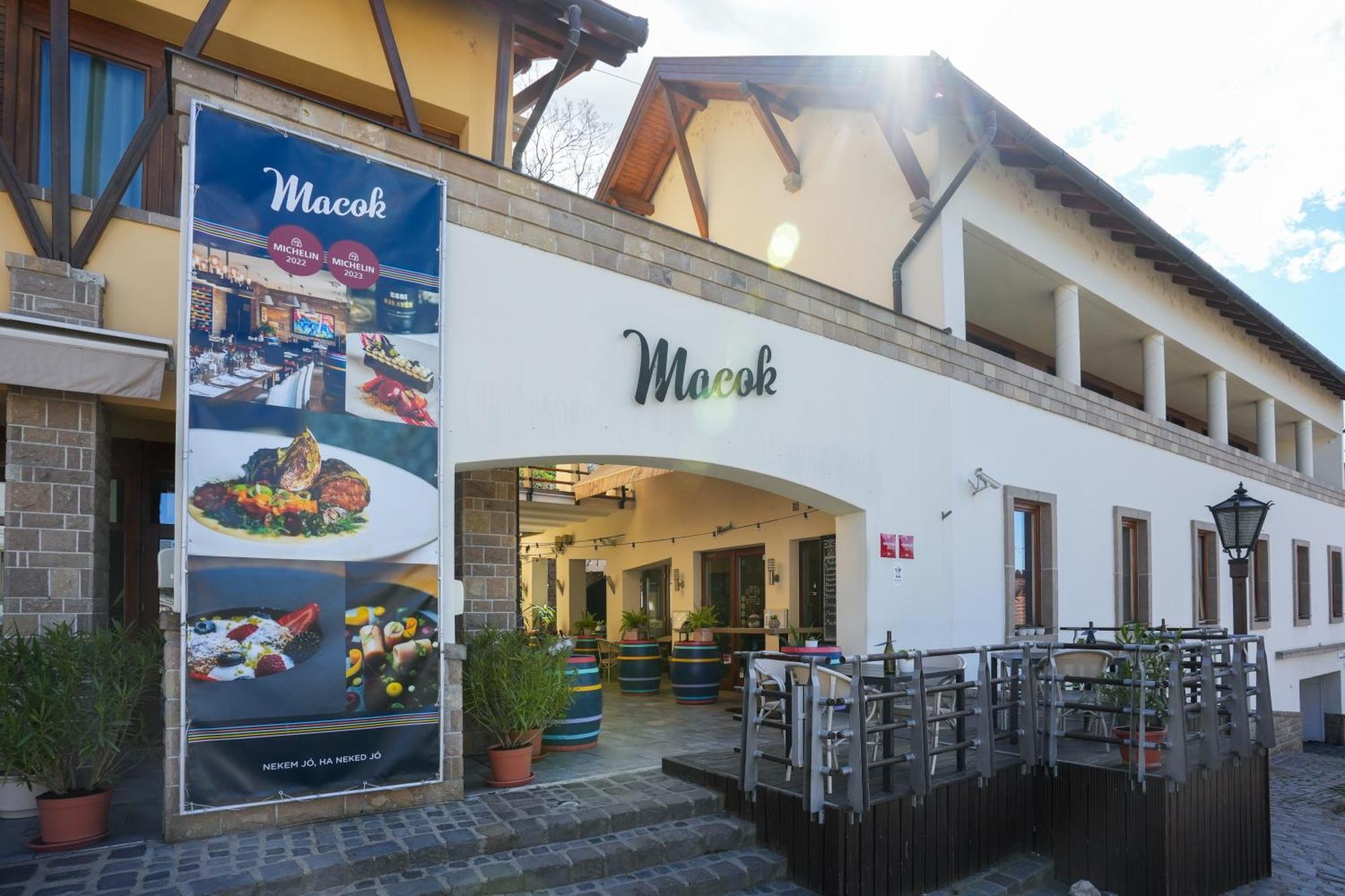 Imola Udvarhaz Dessert Hotel Eger Exterior photo